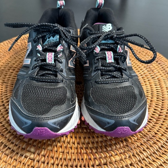 New Balance Black and Lavender Athletic Shoes 412 V3 - Picture 2 of 8